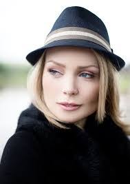 Bianca Toledo's Instagram, Twitter & Facebook