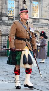 Chvrches (เชิร์ชเชส) วงซินธ์ป๊อปทริโอจากสก๊อตแลนด์ เป็นที่กล่าวขวัญถึงมากที่สุดในช่วง 2 ปีที่ผ่านมา พวกเขาติดอันดับ top 5 ของ bbcs sound of 2013 มาแล้ว และมี. 13 Days England Scotland Part 10 Edinburgh