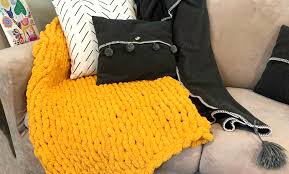 Arm knit blanket chunky knitted throw arm knitting giant merino wool extreme knit blanket. How To Hand Knit A Blanket In 1 Hour Easy To Follow Tutorial Learn To Create Beautiful Things