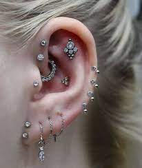 Pin By Haruko On Piercing Ideas Pretty Ear Piercings Cute Ear Piercings Earings Piercings