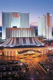 Circus Circus Hotel Casino And Theme Park Las Vegas Theme Park Circus Circus Hotel Downtown Las Vegas