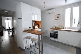 El precio medio de instalar una encimera de cocina es de 270 € (1,5 metros de encimera de granito). Cocina Blanca Con Encimera De Madera Linea 3 Cocinas