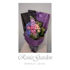 rosiegardenn on instagram 情人節valentine s day 限定優惠 由即日至2016年1月28日預訂 享低至hk 499 束 盒優惠 店主推介 紅白雙色 代表專一 高尚氣派 我只愛你一個人玫瑰 圖 玫瑰 繡 floral decor home decor