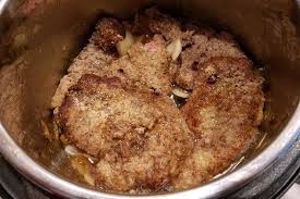 Roll pepper steaks in flour and pepper. Instant Pot Cube Steak With Onion Gravy Simply Happy Foodie