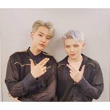 The way hoshi smile when he looked at woozi and slowly hold his hand, it was as if he was telling woozi it's fine. 36 Seventeen Hoshi And Woozi Ideas Woozi Seventeen Hoshi