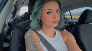 i am a dead by daylight streamer ❤ i'm almost to my first 10 subs and 120  follows if you could check out my channel it would be appreciated 🙂