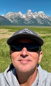 Peter Szulc's Instagram, Twitter & Facebook