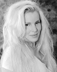 Amazon.com: Mingling in the CIA: Annie: 9780692685907: Mateer, Shelly: Books