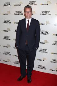 Could the response to matthew perry's merry friends merch be any more divided? Ako Sa Zmenili Herci Z Legendarneho Serialu Priatelia Niekoho Poznacil Botox Ineho Drogy 2