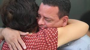 Nós sonhávamos juntos e acabou', diz pai de jovem vítima de bala perdida