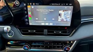 iOS 26 arrive! CarPlay transformé et iPhone boosté! Mise à jour!