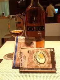 Ron Carupano Oro Para Armonizar Chocolates Mis Poemas De Barlovento Venezuelan Rhum And Chocolates Wine Bottle Alcoholic Drinks Rose Wine Bottle