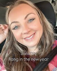 Ashley Shilling's Instagram, Twitter & Facebook