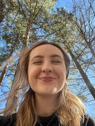 Hello! I'm a 25 year old female, recently graduated with a Bachelors in  Theater from UMass Amherst. I'm looking to move out to the Cambridge area  with a hopeful January 1st start