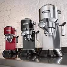 Amélia florès a ouvert sa merveilleuse petite boutique de café au tout début de la rue du poteau il y a une quinzaine d'années. De Longhi Dedica Style Pump Espresso Machine Silver Ec685m Uae Version Buy Online At Best Price In Uae Amazon Ae