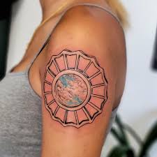 Done by kevin at fallen angels tattoo in estero florida. L Amour De Soi Tattoo Domov Facebook