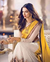 21 5k Likes 237 Comments Deepika Padukone Deepikabeautiful On Instagram How S Looking Deepu Deepika Padukone Style Modern Saree Elegant Saree