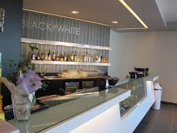 Contemporary Cafe Interior Design And Modern Italian Furniture Coffee Shop Interior Design Coffee Shops Interior Modern Coffee Shop