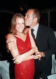 — περίπου είκοσι τεσσάρων χρονών. Tzenh Mpalatsinoy Petros Kwstopoylos To Gyali Anamesa Toys Ragise To 2009