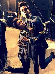 Jenifer a été la première à s'être retournée. Jenifer And Mika Jenifer Bartoli Kendji Jenifer