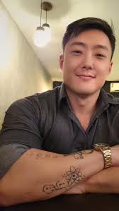 Você é a primeira pessoa que conheço com dois corações... , O seu... e o  meu..., Porque desde que você chegou, nada em mim pulsa sozinho., Tudo em  nós bate no mesmo compasso. , #AmorVerdadeiro ...