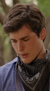 Todos ficam chocados ao ver Sara na TV afirmando ser a assistente de  António, princpalmente Isabel e Théo. Veja mais de #AVizinha na seção  Séries de #Novelaços! Siga nossas redes sociais: Youtube: