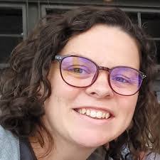 Dina Davidson's Instagram, Twitter & Facebook