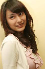 Selama empat tahun menikah, keduanya diketahui jarang diterpa gosip miring. Tyas Mirasih On Twitter Incredible She Save 100 000 Sms In Her Smartphone Unique Phenomena Http T Co Mfptwbae