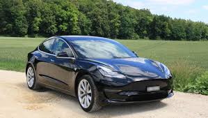 Please keep the content related to the model 3. Tesla Model 3 Testbericht So Fahrt Das Elektroauto In Der Autobahn Praxis Manager Magazin