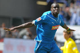 Demba ba ile ilgili tüm haberleri ve son dakika demba ba haber ve gelişmelerini bu sayfamızdan takip edebilirsiniz. Hoffenheim Wechsel Von Demba Ba Perfekt Fussball Stuttgarter Zeitung