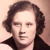 Elma Garner's Instagram, Twitter & Facebook