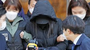 제니 양부모 (토니 베리, 앤 코디너 분). ì •ì¸ì´ ì–'ë¶€ëª¨ 13ì¼ ì²« ìž¬íŒ ì‚´ì¸ì£„ ì ìš© ê°€ëŠ¥ì„± ì£¼ëª©