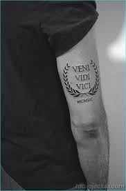 Pin En Tatuajes Para Hombres Tatuaje maori hecho en el hombro y en parte del brazo de un hombre. pin en tatuajes para hombres