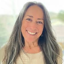 Lisa Roehm's Instagram, Twitter & Facebook