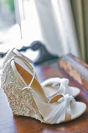 30 Wedge Wedding Shoes To Walk On Cloud Hochzeit Schuhe Keilabsatz Hochzeitsschuhe Schuhe Hochzeit