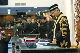 Rais yatim (yang dipertua dewan negara). I0eg7zyf6l90dm