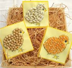 Des Poussins Realises Avec Des Graines Mais Haricots Secs Activite De Paques Creations De Maternelle Craft