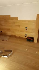 Trova tantissime idee per parquet sulle pareti. Foto Rivestimento Parete In Parquet Di Rovere Coordinato A Pavimento Di Breco Srl 723353 Habitissimo