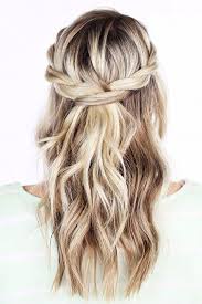pinterest chandlerjocleve frisur hochzeit frisur hochgesteckt frisuren hochzeitsgast halboffen