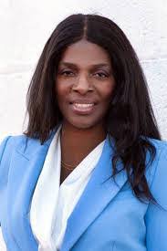 Deana Douglas's Instagram, Twitter & Facebook