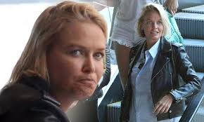 Lara Bingle leaves obstetricians surgery with friend Vicki Lee