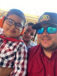 Muchas felicidades a mi tío Alejandro Olachea Que hoy está cumpliendo años  Le mando un abrazo y le deseo lo mejor hoy y siempre Que se la pase de lo  mejor !