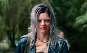 Ironically, weaving's character in guns akimbo spends much of the film trying to murder radcliffe's. Samara Weaving Is Terrifying In This New Guns Akimbo Clipbest Life