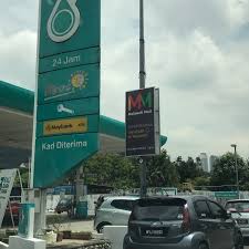 Sebuah iklan raya yang sedih dan penuh pengertian. Photos At Petronas Kuala Lumpur Kuala Lumpur