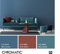 Le Rouge Grenat Donne De L Intensite Au Bleu Seram Couleur 2020 Chromatic Idees Loft Couleur Interieure Couleur Salon