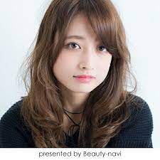 丸顔さんにおすすめ スッキリかわいく見えるヘアスタイルまとめ 黒髪ボブがno 1 2ページ目 髪型 ロング 丸顔 髪型 ロング 黒髪ロング パーマ