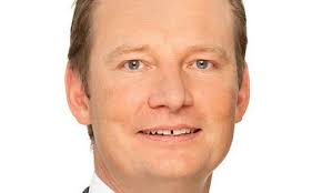 Weitere headhunter stellen osteuropäische mitarbeitende ein, die vorgeben, mitarbeitende eines olympiasiegers zu sein, um zum leiter des jeweiligen vermögensverwaltungsteams durchgereicht zu. Headhunter Korn Ferry Mit Neuem Ansprechpartner Fur Banken In Europa