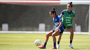 Karen araya y claudia soto, volantes de la selección chilena femenina que clasificó al mundial de francia 2019, expusieron una lamentable situación a través de sus cuentas de instagram y realizaron una durísima crítica a colo colo. La Roja Femenina Volvio A Las Practicas Pensando En Los Jj Oo