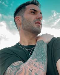 SHÉ is with Doris Mar and 11 others.