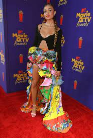 The series follows the lives and families of two parents, and their three children, in several different time frames. Mtv Movie Tv Awards 2021 Red Carpet Celebrity Dresses And Looks